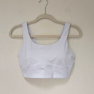 Gymshark Women's White Sports Bra Size M.